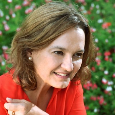 Mamá de Lucía, Sofía y Álvaro. Arquitecta y docente universitaria. Impulsora del ABP como filosofía para enseñar y aprender
