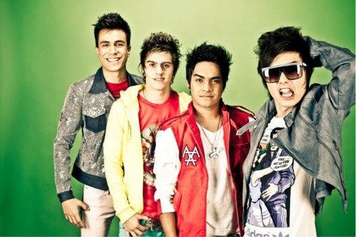 Amo a Restart e o meu sonho é que eles um dia oficializa akii e eu possa conhece-los..Since 20/04/2011  Dona: @thais100200