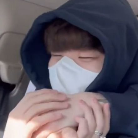 ෆ 짱짱갓기졸귀탱탱볼마카롱이준서 ෆ