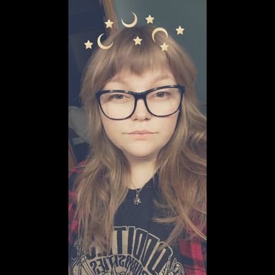 | Kansas Raised, Minnesota Livin’ 🤘🏻 | Navy Wife | I have a boring life, but I get by. 🤙🏻 | 🏳️‍🌈 |