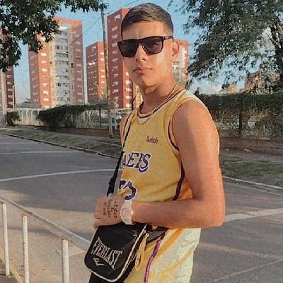 @_mauroo02
ℜ𝔦𝔳𝔢𝔯 𝔭𝔩𝔞𝔱𝔢❤️🤍