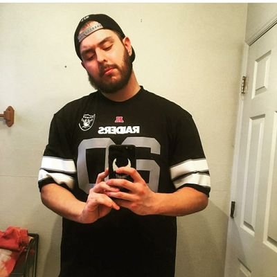 twitch streamer follow me on instagram,twitter and twitch