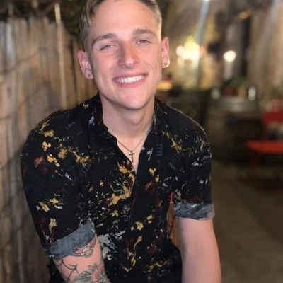 Professional Apex Legend for @pornhub | Gaming, Tattoos, Cats, Food
❤ @throatygoatyy69