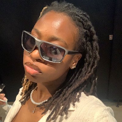 CarolynNosipho's profile picture. My Reedemer lives❤️❤️❤️