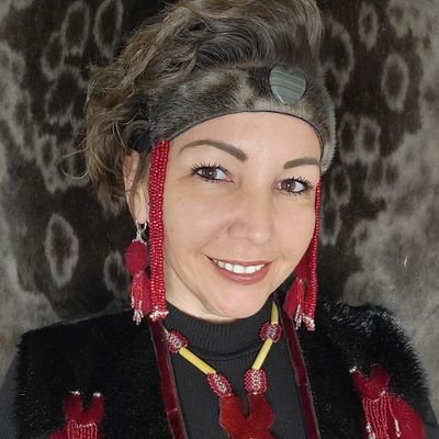 MMIWG2S family member / Seal fur artist