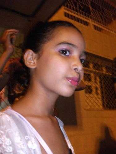 Karoline_Kruz's profile picture. Aquariana, fanática por internet, Bon Jovi, Harry Potter e moda. Adora livros com temáticas relevantes e surreais e é apaixonada por seu blog!