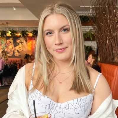 PixieSirois's profile picture. passably amusing