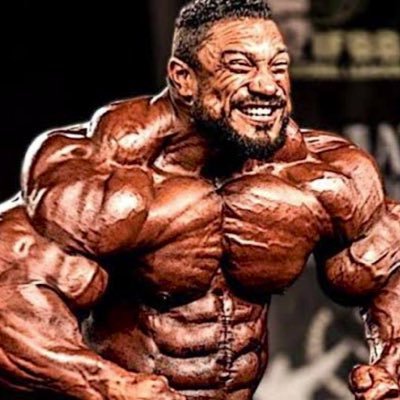 アイコンは敬愛するRoelly Winklaar 様です💪 主に自分に対しての言葉を呟きます。「成せばなる成さねば成らぬ何事も」こっそりYouTuberしてます🏋️♂️筋トレ好きな方、是非フォローしてください😊Instagram zet2525ton ※副業エロモラル不携帯以外は100%フォロバします