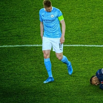 Behind every kick of the ball there has to be a thought - Dennis Bergkamp
