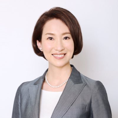 豊中市議会議員、大阪維新の会、音楽でまちを元気にする会代表、音の中プロジェクト実行委員会顧問 。｢音楽あふれるまち･とよなか｣発展を目指し、音楽家支援やイベント企画等プロデュース。また、子どもの貧困対策や居場所づくり、児童発達支援、不登校・いじめ・虐待防止対策等、子どもたちの心身の健やかな成長を願い取り組んでおります。