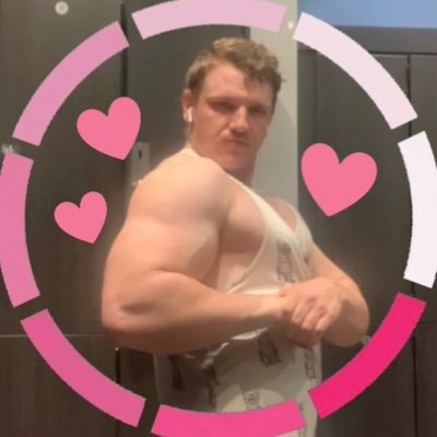 Big dumb himbo trying to get huge! | he/him | twitch: bubblegumshane | https://t.co/oNDC7BHOV2