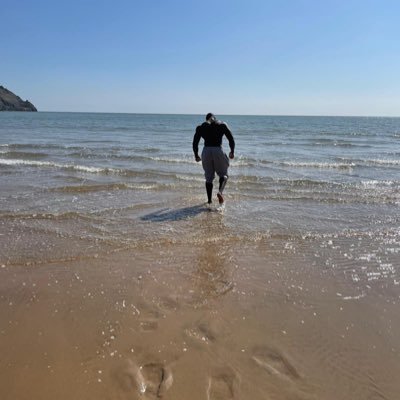 RicSterling25's profile picture. 