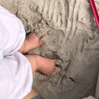 krystalhanna's profile picture. a human being. daughter. mother. wife.