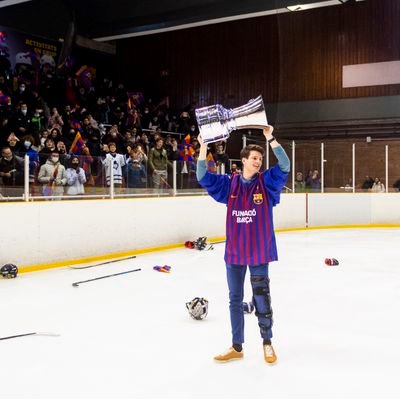 Soci i Jugador del FC Barcelona 💙❤
Hoquei Gel 🏒
Apasionat dels esports i de la fotografia 
@urithecam - Instagram 📸