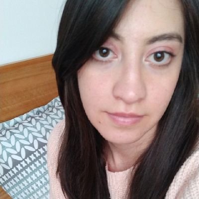 Bióloga, data scientist, apasionada por el cine y la naturaleza.