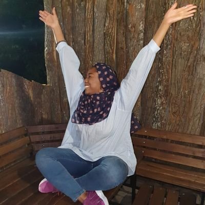 fauwzias's profile picture. Unserious by nature,Serious by profession!!! Voila balance achieved!!😏😏