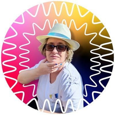 elenacasi's profile picture. Multiplatform journalist. 
Content creator
Spin doctor 
Chronic Illness Warrior