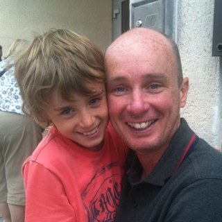 Lynchdt's profile picture. Living very happily with my wife and 3 children in Kent. Enjoy family, footie, gym and comedy!!