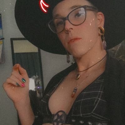 lostlilsapphire's profile picture. Demigirl, 35, they/she, Anarchist, and Professional Weird Person 💜 18+(occasionally)
