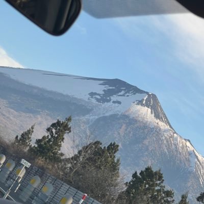 OPNpxzRjxdIeNN0's profile picture. よろしく