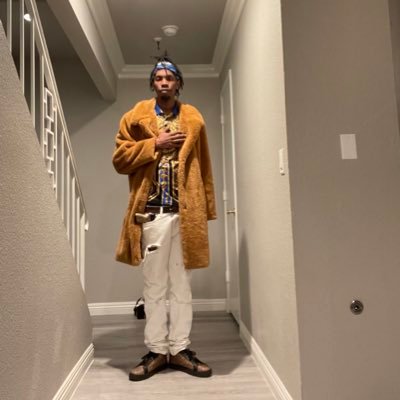 Dr3notoomessi's profile picture. The ☝🏾 and only Lil Tony  🤘🏾My generations MAC DRE🤘🏾 Pomona made 🚀 Vegas paid 🎰🎲🎲