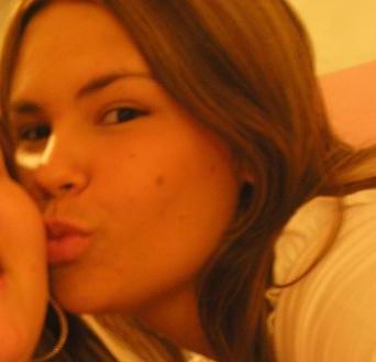 celli_bi's profile picture. o sorriso (...) ah, esse resistirá a todas as ciladas do tempo. Caio F. Abreu