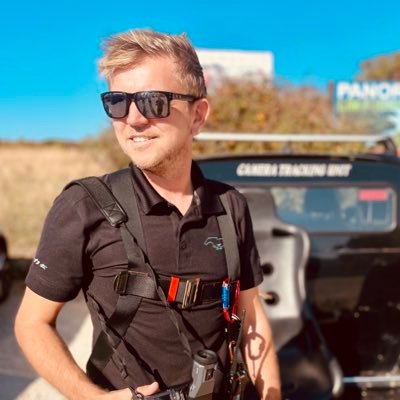 Commercial Automotive Photographer. Cameras, Cars, Airports, AVFC, Techno Music Snob and doesn't like meat and fruit together!