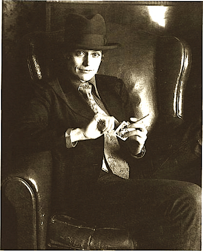 auralind's profile picture. Twitter Activist, joined #TheResistance. Yesterday's singer, always a performer. Social idealist, lover of books, film, music & animals. Writer & Novelist, too.