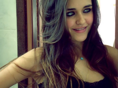 Modelo,libriana,fã do luan santana,mineirinha ;)