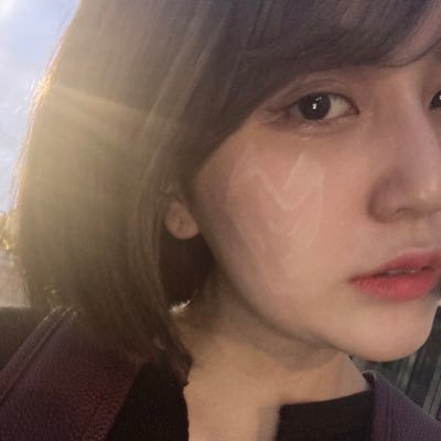 emedesu_35's profile picture. 箱寄りゆめ推し/曇りの日は豹柄着るタイプ