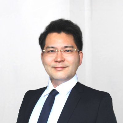 Teru_KOIDE's profile picture. 欧州特許事務所 (EPO実務、欧州知財制度調査、デュッセルドルフ)┃日本国弁理士┃ 元特許庁審査官・審判官・職務発明制度担当┃ストラスブール大学 国際知財センター LL.M┃元国際機関OECD (特許分析エコノミスト、パリ)┃元経済産業省 (産学連携、知財ライセンス)┃元ミュンヘン大学客員研究員