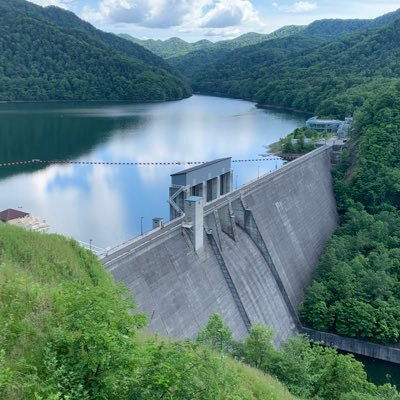 北海道らしいのどかな景色とダムが好きです。廃墟と炭鉱遺産も好き。車中泊とキャンプ⛺️もするよ。地元の仲間と始めたHi会 探検部。気になる場所を探索しながらゆるーく活動中。4月から札幌市民になりました✌️😊