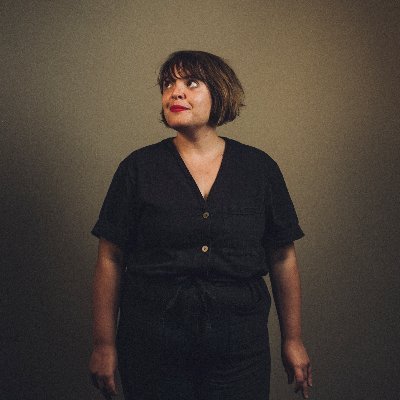 Cherche toujours sens à sa vie, pense l'avoir trouvé dans le féminisme. Ex-taulière de Dangereuses Lectrices. Conservatrice de bibliothèque in progress.