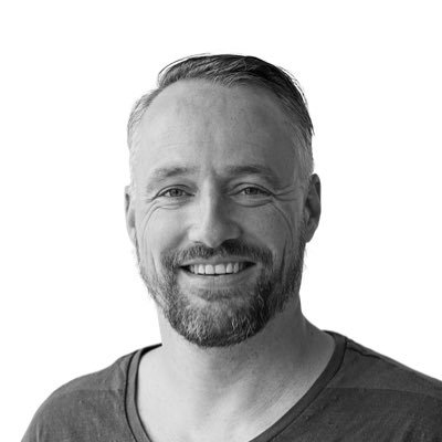 iOS Developer, Founder of WebComrades, Striker at Panenka76, Rocket Scientist