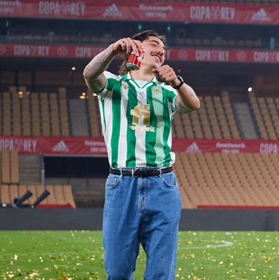 VIVA EL REAL BETIS BALOMPIEEE! 💚⚽.
No se puede ser fuerte,
con alguien que es tu debilidad. GAFE desde xikitito🍀😬 Y Dios de Los Gifs 🙌