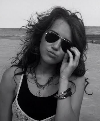 Você pode não ser bom o suficiente para todo mundo, mais com certeza vai ser perfeito para alguem. (Miley Cyrus)