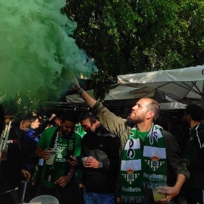 La brújula no apunta hacia el norte, apunta hacia lo que más deseas💚 Betis Alé!