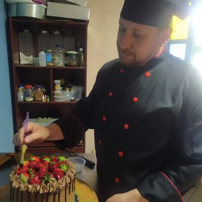 Comerciante Gerente general de mi empresa y de mi vida. Chef pastelero. 🇻🇪🇮🇹
Instagram @tonypasticciere