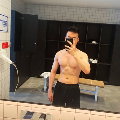 longxiaonao1's profile picture. 杭州 健身5年，有点小癖好