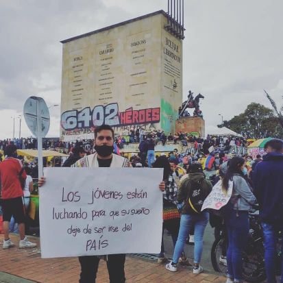 Estudiante de administración de empresas en la universidad Nacional abierta y a distancia, activista y defensor de los derechos humanos