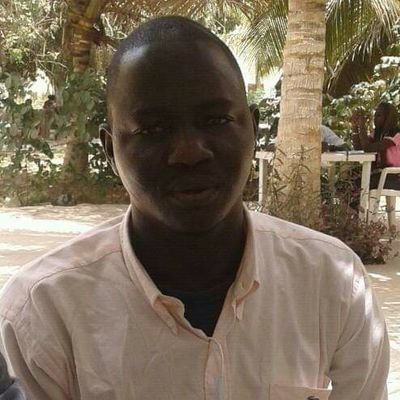 Je suis une personne très politique, j'ai dirigé plusieurs associations des handicapés que soit chez moi, à l'université cheikh anta diop de Dakar.