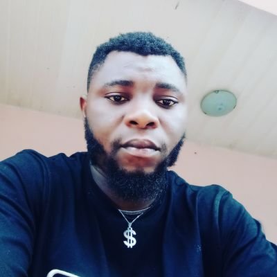 Gentle, kind,cool guy to be with likes football⚽, reading📚,traveling ✈️.....
