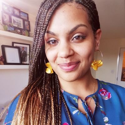🇧🇲 Bermudian 📚Certified Holistic Wellness Coach 🏋🏽♀️ New Crossfitter ✨ iHelp millennial corporate women create energy & build a happy work/life balance.