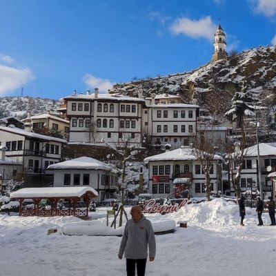 suratoglu61's profile picture. takip e takip,,,,🏘️. 🏕️🏖️🏝️no Unf / Geri Takip   .....Haznedar İstanbul,,,,