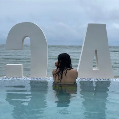 jammydoescomms_'s profile picture. catered 100++ tasks alr | yellow | 20 | GWA: 1.167 | 4th Year Medical Technology student