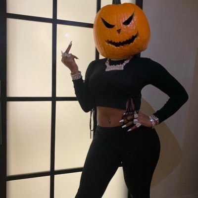 TheBitchBeBi's profile picture. Bratty Bisexual// Always Horny// Black Vixen to a White Stud// RVA//DMs open for women 26+ only (ALL MEN CHECK PINNED TWEET)