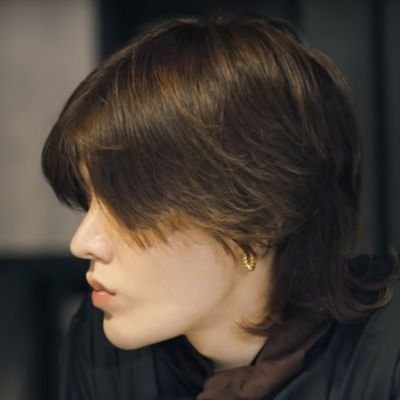 ubiiubii_'s profile picture. Emm,  ada apa ya?