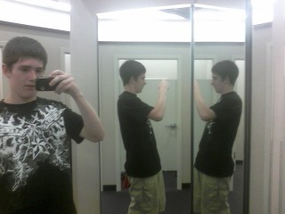 Im Davey and i love Koala Bears. And i also love my girlfriend...3~17~13...so follow me!