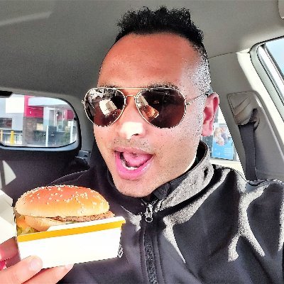 realyozozo's profile picture. 