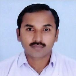 द्वंद कहाँ तक पाला जाए, युद्ध कहाँ तक टाला जाए,                 
                 तू भी है राणा का वंशज, फेंक जहाँ तक भाला जाए!